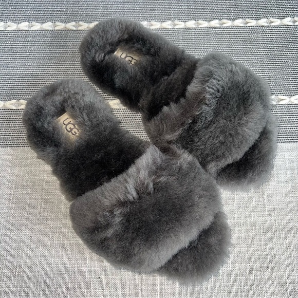 UGG Shoes - UGG Fluff Slide II Sheepskin Slipper flip flops Gray Size US 5